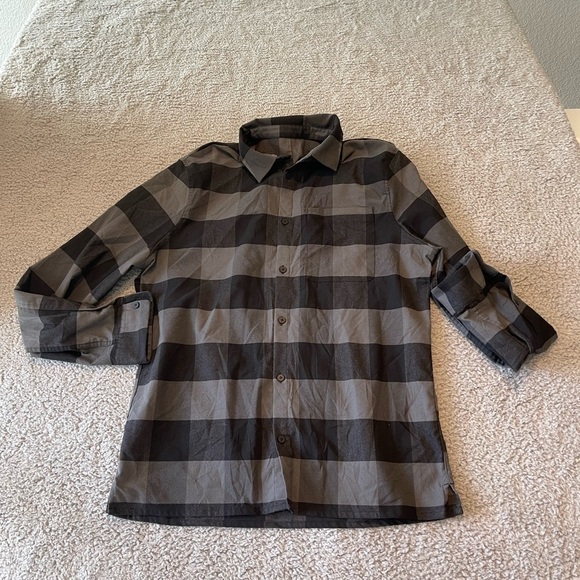 lululemon athletica Other - Lululemon Masons Peak Flannel Size M Color black & Gray